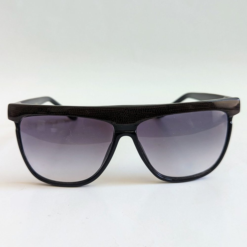 NWT Vintage 90's Plastic Lady High Fashion Sunglasses (S.Black/Brown)